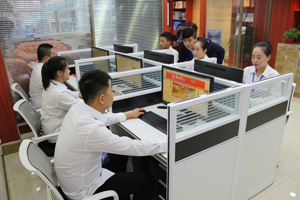 加入塞拉宮，實(shí)現(xiàn)創(chuàng)業(yè)理想。